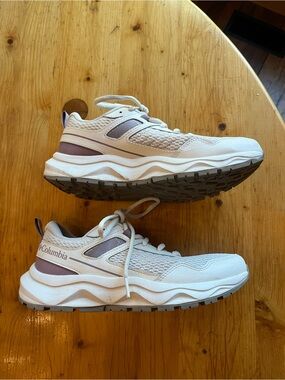 Columbia Running Shoes Light Gray and Mauve